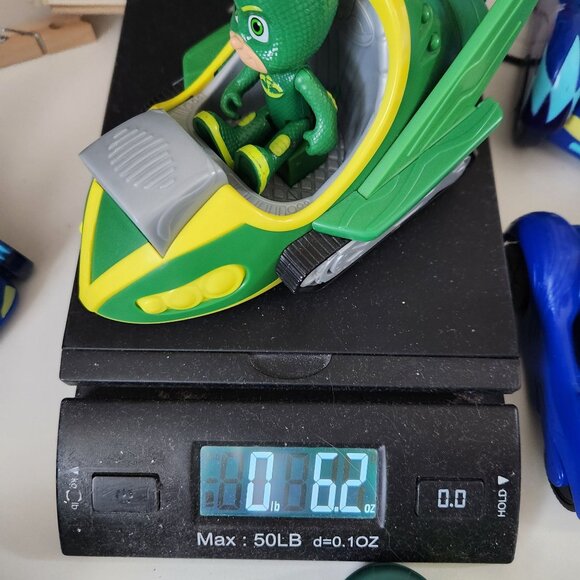 Pj Masks Gekko Mobile Toy Vehicle With Gekko Figure Green and Yellow - Picture 9 of 9